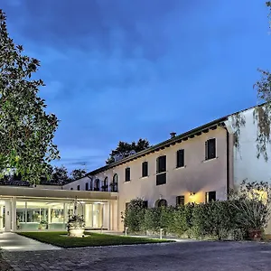 https://villa-odino-quarto-daltino.hotelslidodijesolo.com